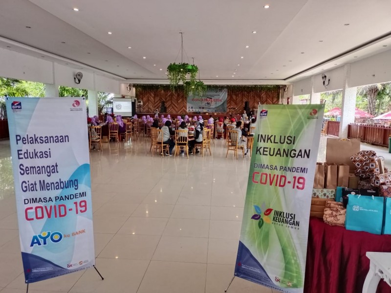Literasi keuangan bersama Kelompok Senam Karangwerdha Umbulsari